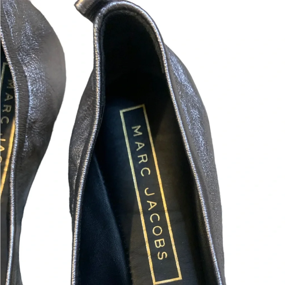 Marc Jacobs Silver Dolly Leather Buckled Ballerina Flats Sz 38 ( Sz 7 ) Like New - Picture 5 of 7